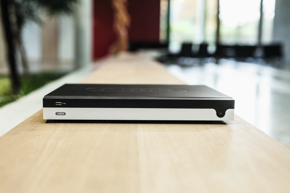 Enregistreur vidéo réseau 5 canaux (NVR)