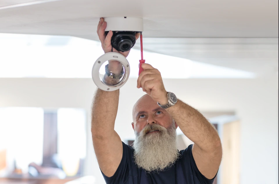 Bague de montage au plafond