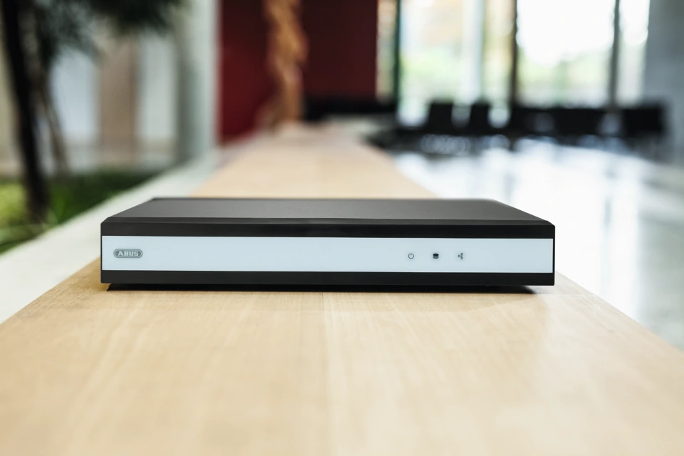 Enregistreur vidéo réseau PoE 4 canaux ABUS