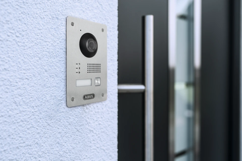 Video Intercom Distributor Video intercom set (door station / monitor / distributor)